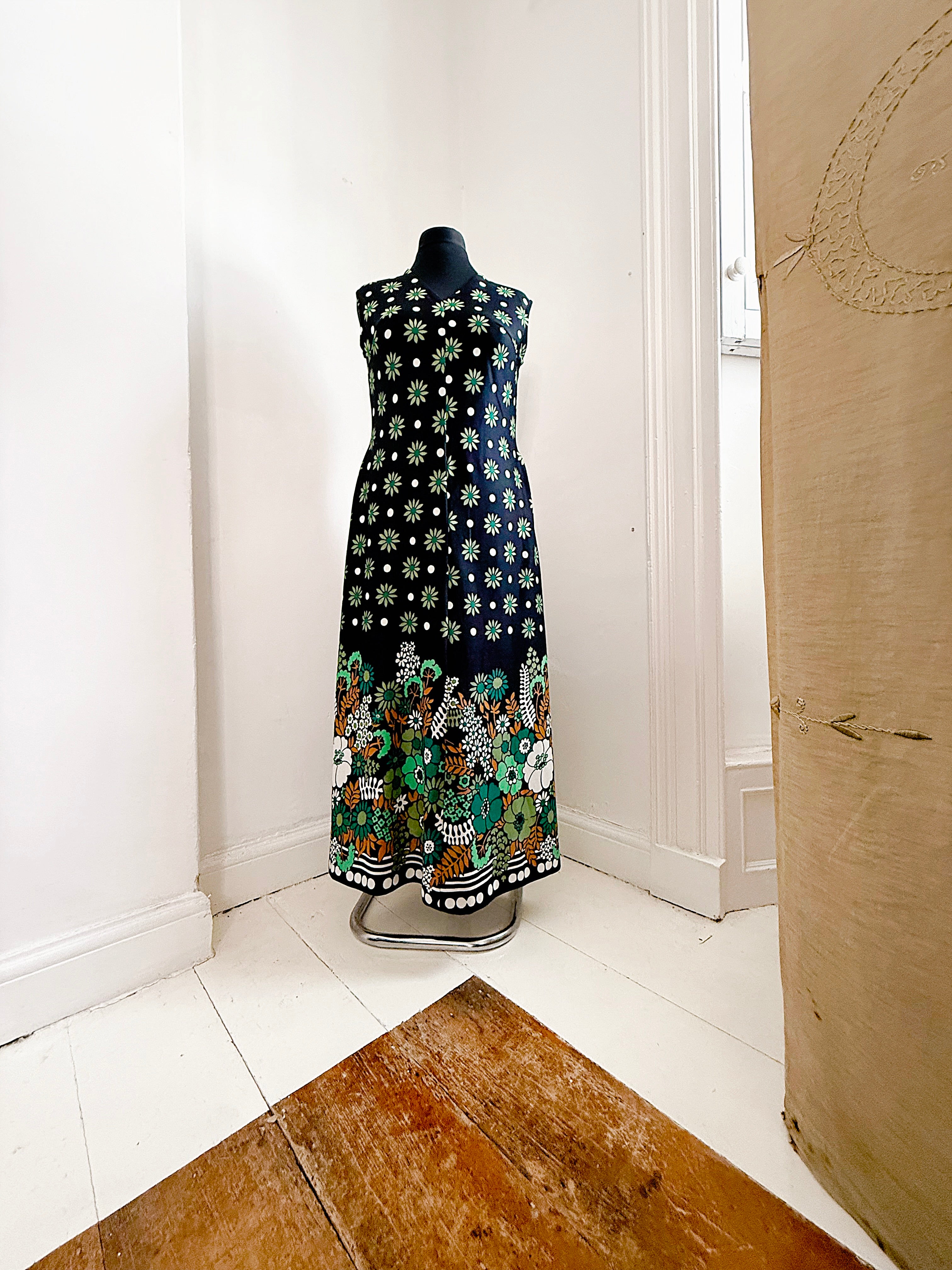 70s Flower Power Vintage Maxi Dress