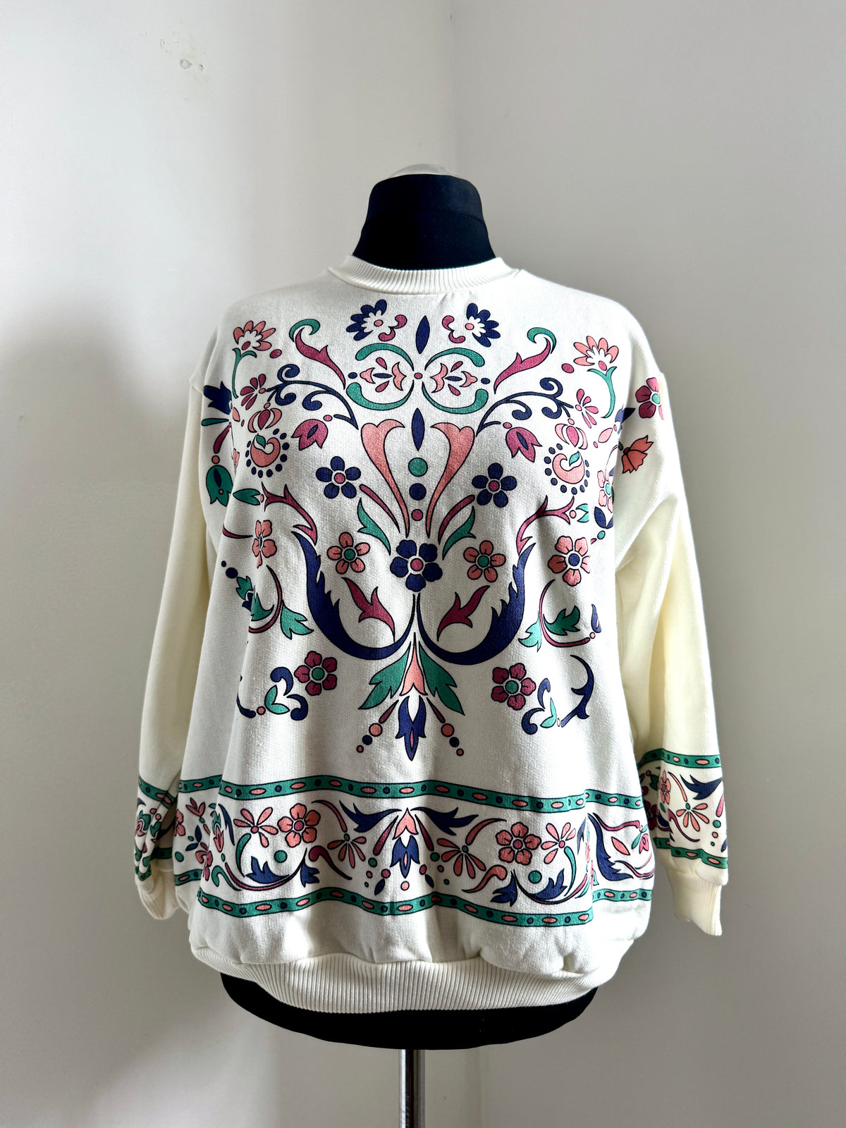 Vintage Sweatshirt Floral Ornate Print