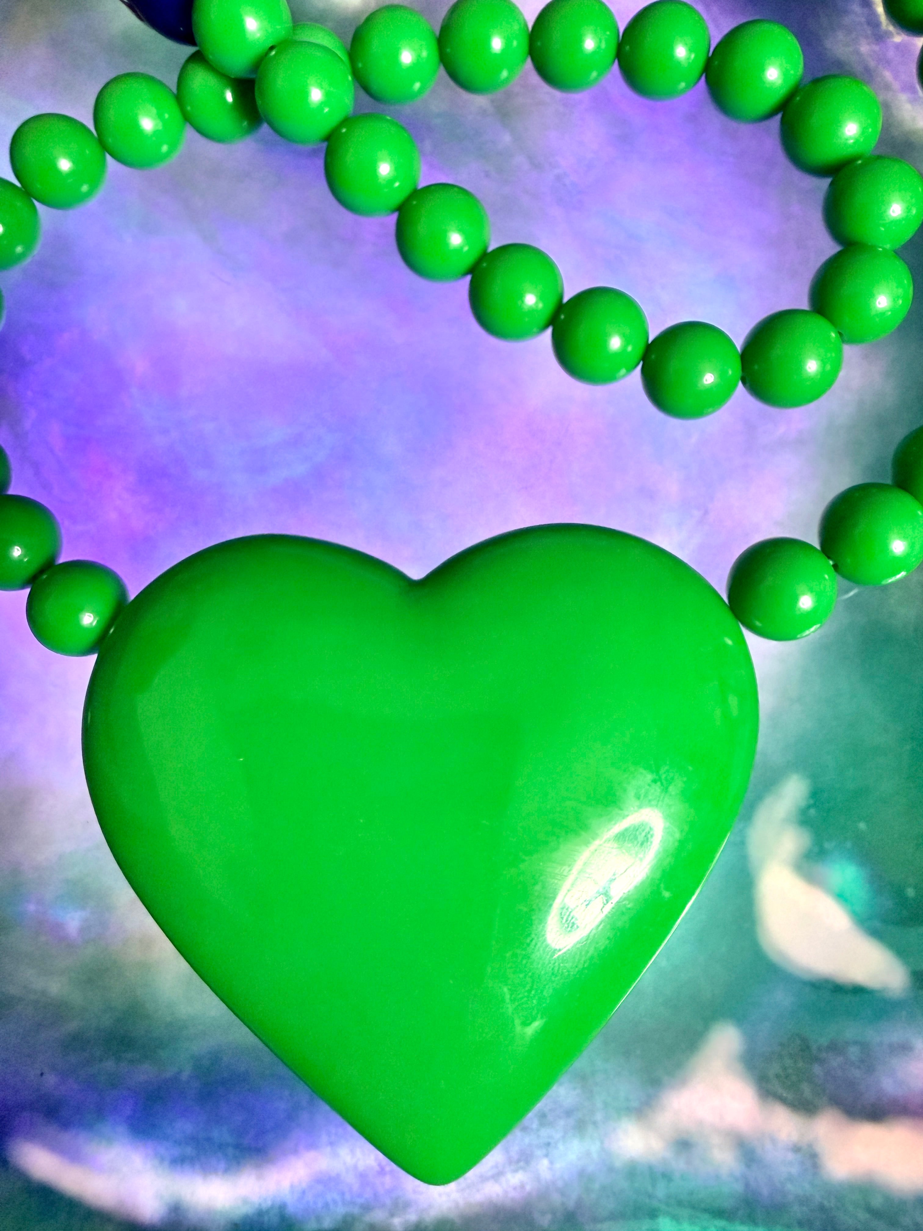 Vintage Y2K Les Néréides Green Heart Necklace