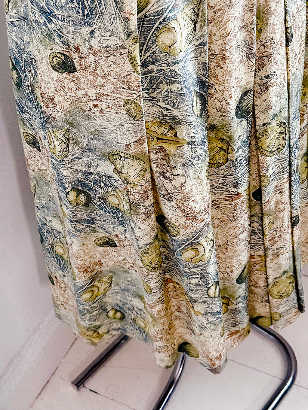 Quirky vintage shell skirt