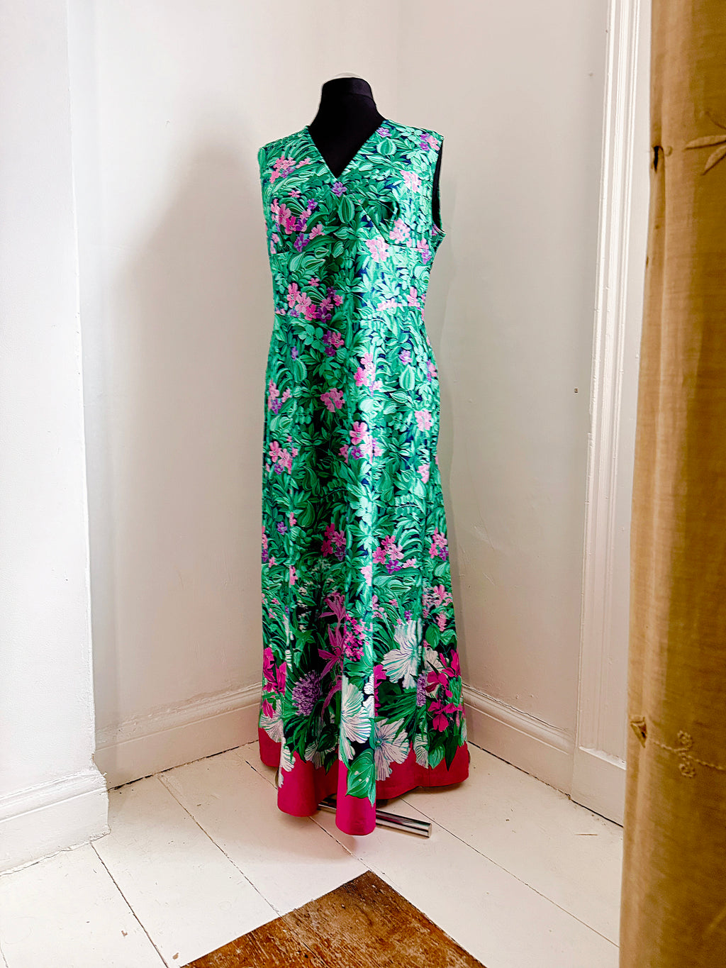 70s Joy Jungle of a Maxi Dress