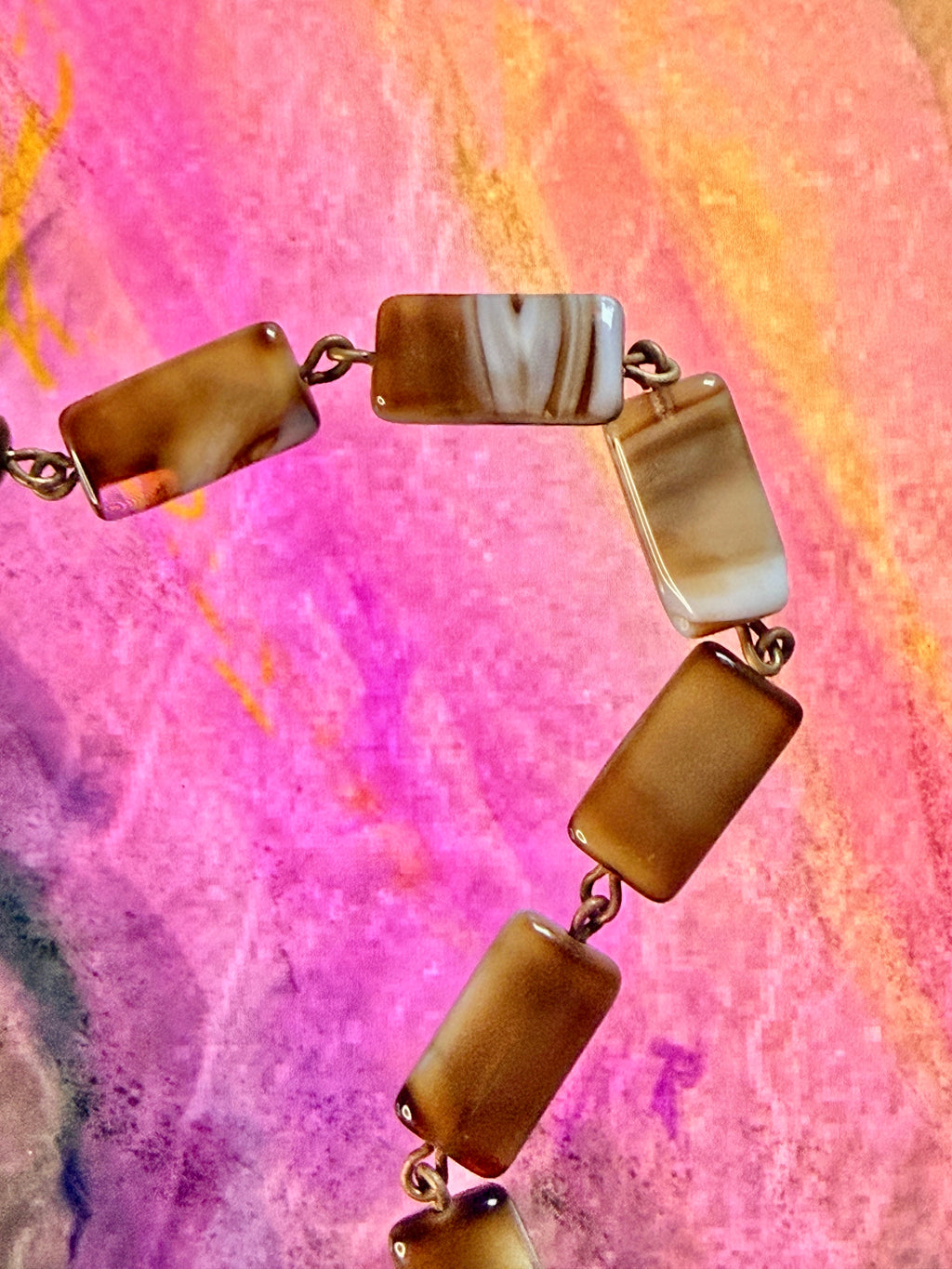 Vintage Art Deco Faux-Agate Molded Glass Bead Necklace