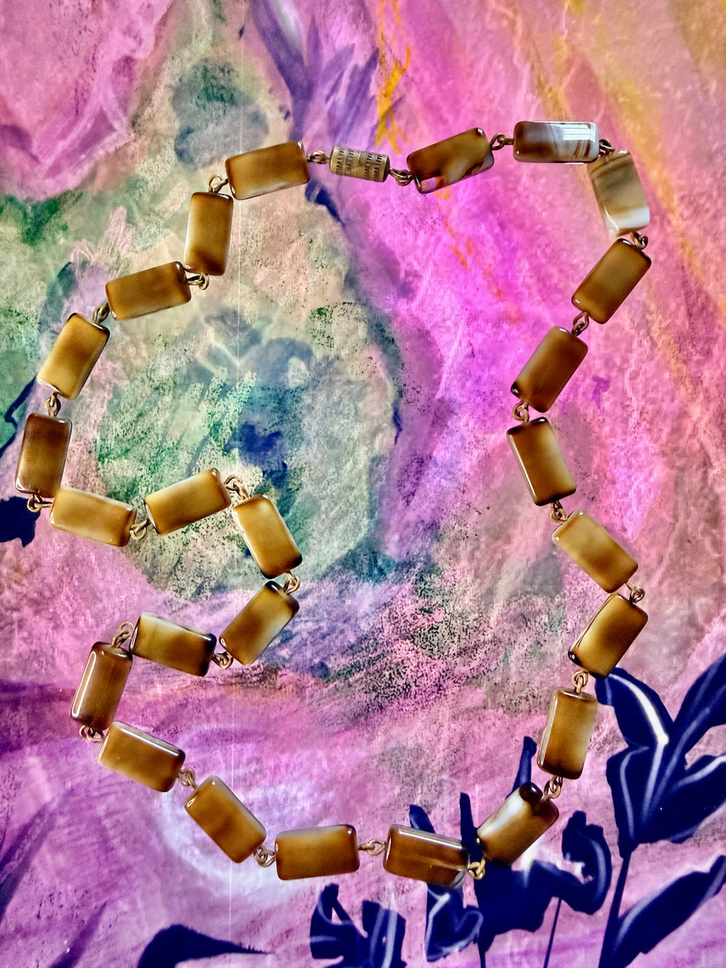 Vintage Art Deco Faux-Agate Molded Glass Bead Necklace